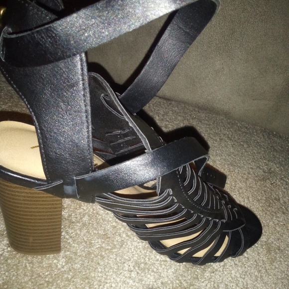 High heels - Picture 2 of 4